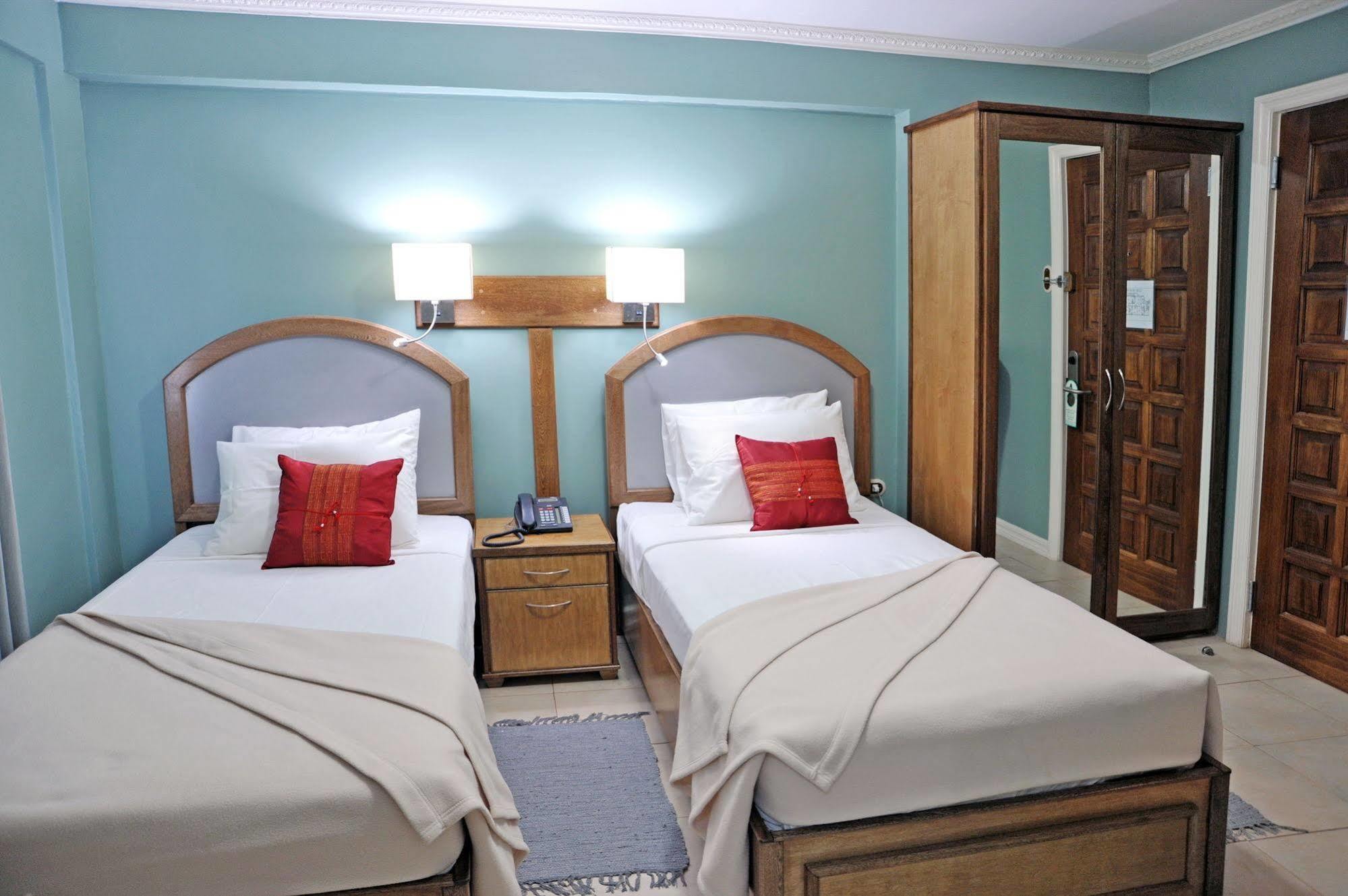 Culture Crossroads Inn Port of Spain Eksteriør billede