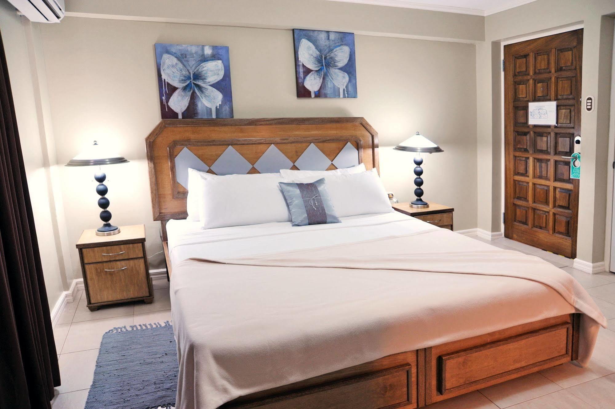 Culture Crossroads Inn Port of Spain Eksteriør billede